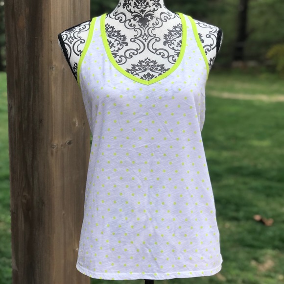 🔥SALE🔥2 PCs for $10 Sweater and Tank - Picture 3 of 8